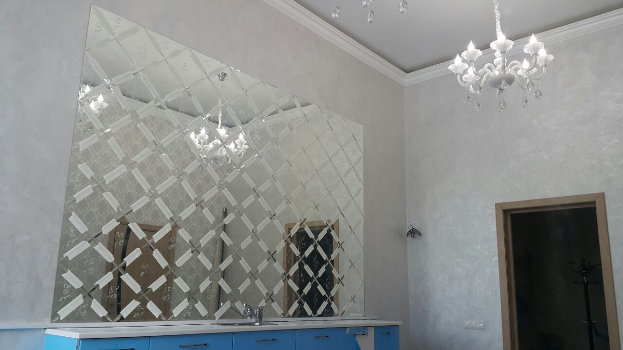 Панно из зеркальной плитки