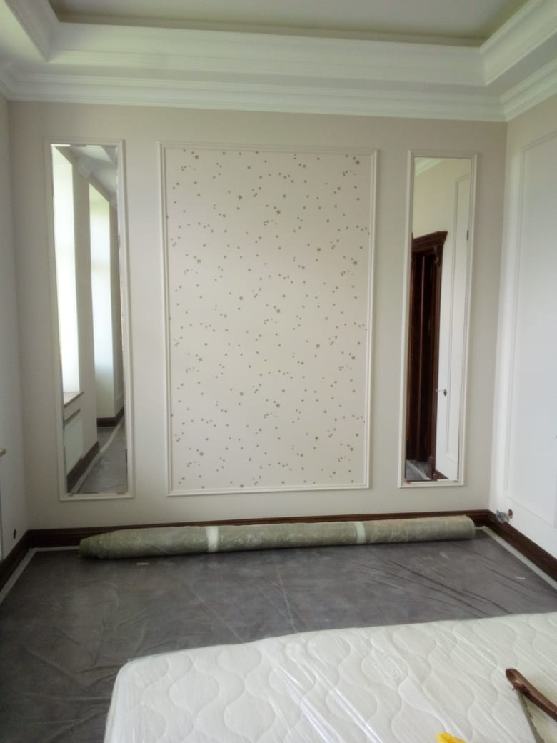 Настенное зеркало